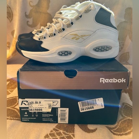 Reebok Question “Respect My Shine” - Iverson Sneakers - New In Box - Size 4Y - Picture 3 of 5